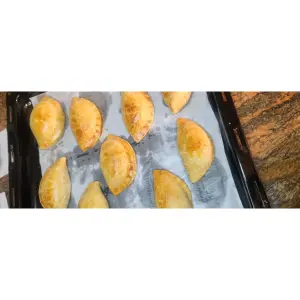 Meat pie sold by Modesty_and_bites
