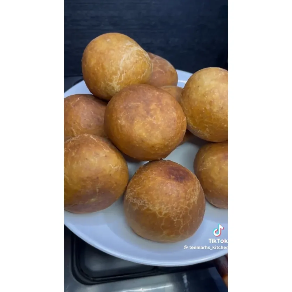 Back view of Egg roll